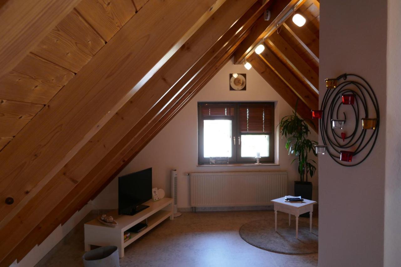 Moderne 2 Zi - Fewo Weinbergliebe Am Tuniberg Zwischen Freiburg Und Frankreich Merdingen Exterior foto